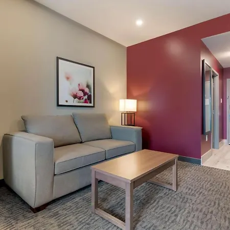 Best Western Plus Dauphin Exterior photo
