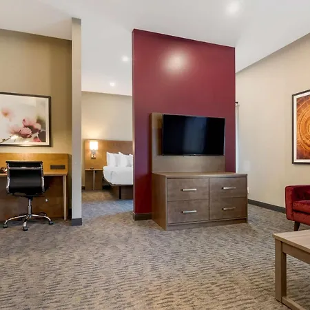 Best Western Plus Dauphin Exterior photo