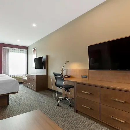 Best Western Plus Dauphin Exterior photo