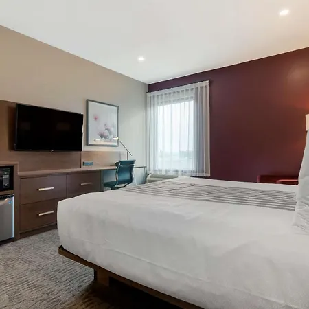 Best Western Plus Dauphin Exterior photo